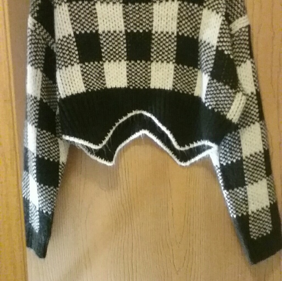 FashionNova Stay Checkin for me Sweater Worn once. - Picture 2 of 4